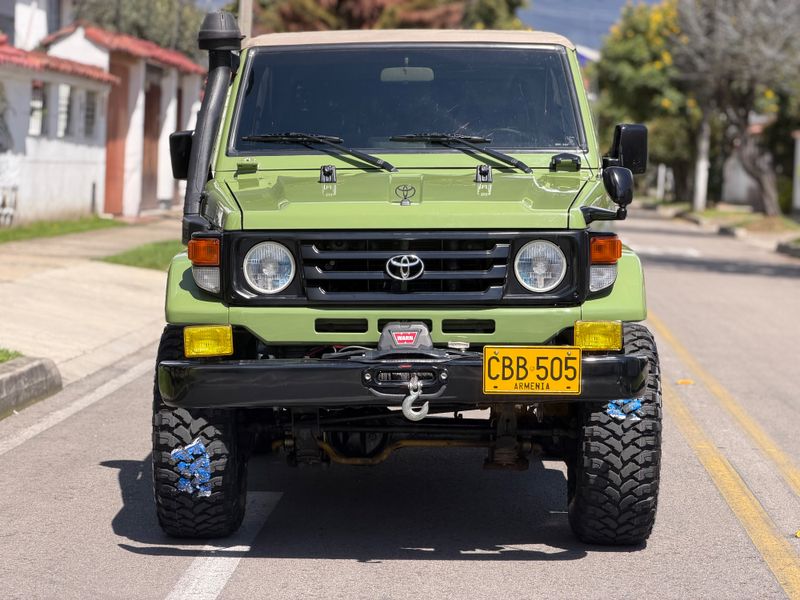 Toyota land CRUISER macho  4.5 1993 - imagen secundaria 2