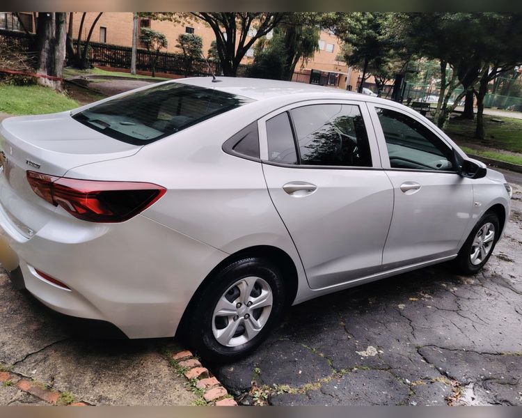 Chevrolet Onix Turbo Modelo 2023 - imagen secundaria 1