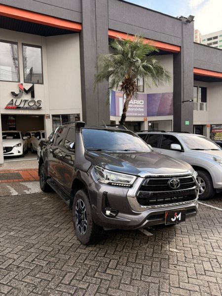 TOYOTA HILUX SRX 2023 2.8 DIESEL - imagen secundaria 2