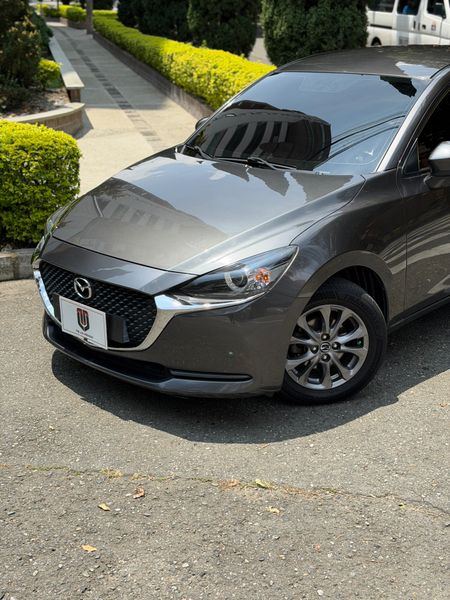 Mazda 2 Touring sedan 2021 - imagen secundaria 1