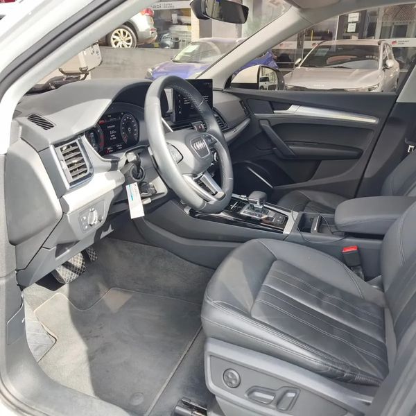 Audi Q5 45 TFSI Quattro Prestige 2022  18.800 km HIBRIDA AUTORECARGABLE - imagen secundaria 2