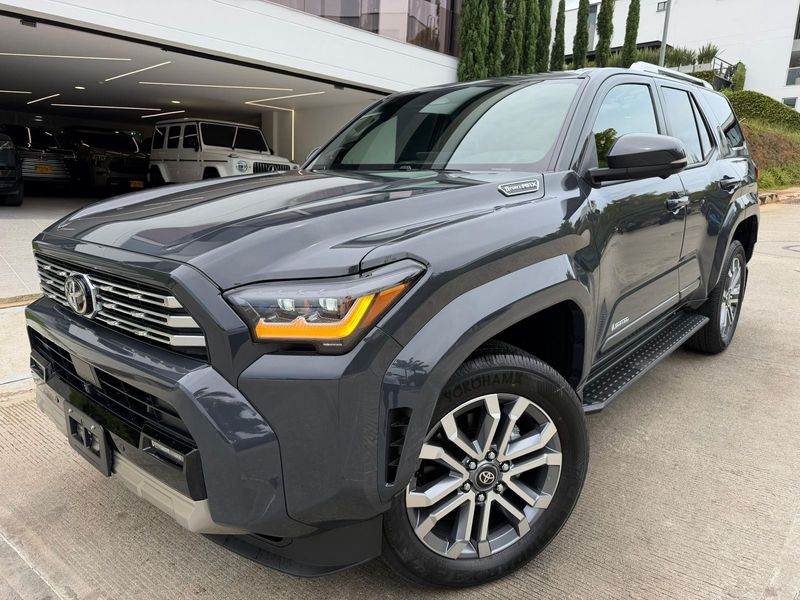 Toyota 4Runner Limited Híbrida 2026 - imagen secundaria 2