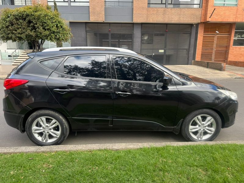 Hyundai Tucson ix35 Diesel 4x4 - imagen secundaria 2