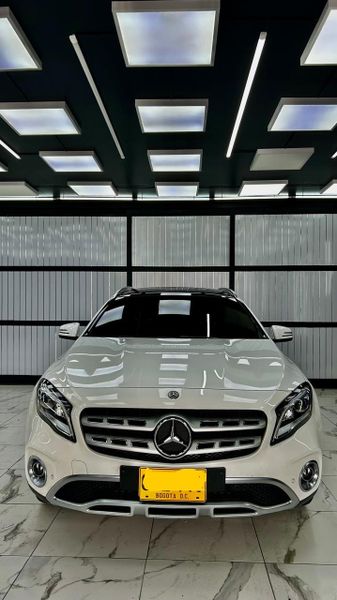 Merdes Benz GLA 200 Urban - imagen secundaria 1