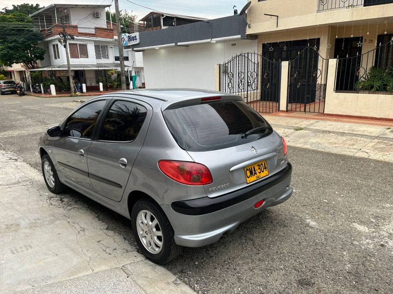 Peugeot 206 XR Versión 1.4 XR BV - imagen secundaria 1