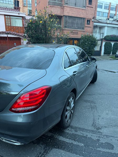 Mercedes Benz C180 2017 - imagen secundaria 2