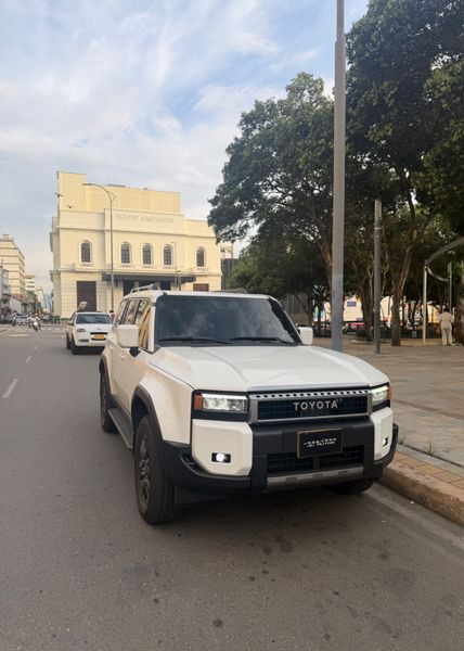 Toyota Prado TXL 2025 - imagen secundaria 2