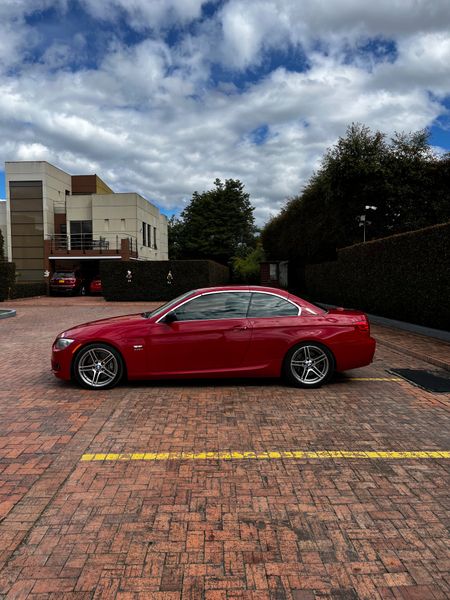 BMW 335is e93 2011 - imagen secundaria 2