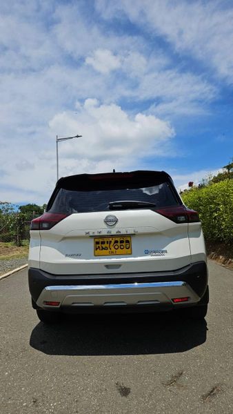 Nissan X-Trail E-Power 1.5 Exclusive E-4Orce - imagen secundaria 2