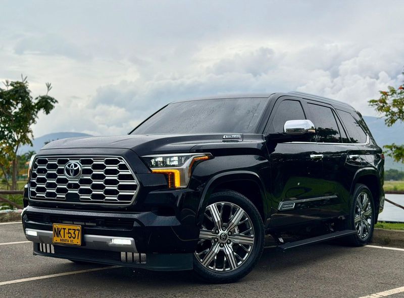 Toyota sequoia Edicion Capstone HIBRIDA  2024