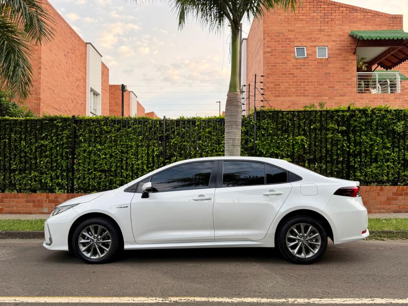 Toyota Corolla Híbrido 2022 - imagen secundaria 1