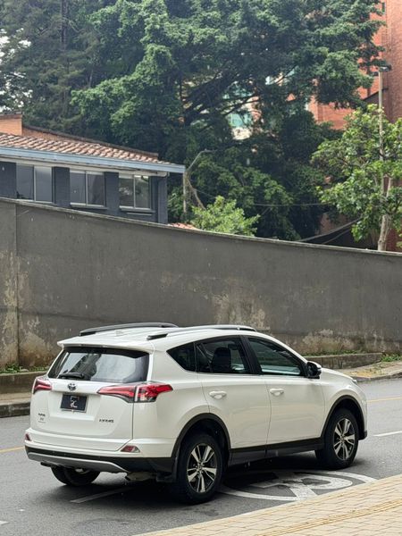 Toyota RAV4 Street 2.0cc - imagen secundaria 2