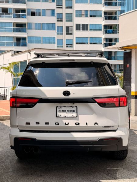 Toyota Sequoia TRD Pro 2026 - imagen secundaria 2