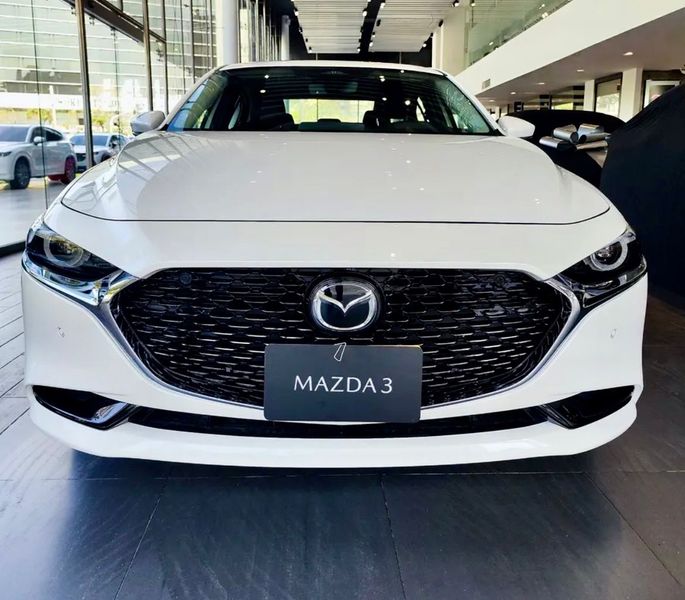 Mazda 3 Sedán Grand Touring 2.0 Híbrido MHEV Modelo 2027 - imagen secundaria 1