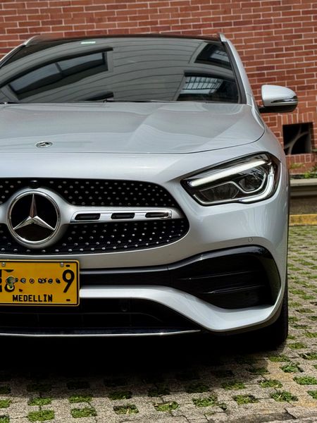 Mercedes Benz gla 200 amg LINE 2023 - imagen secundaria 2