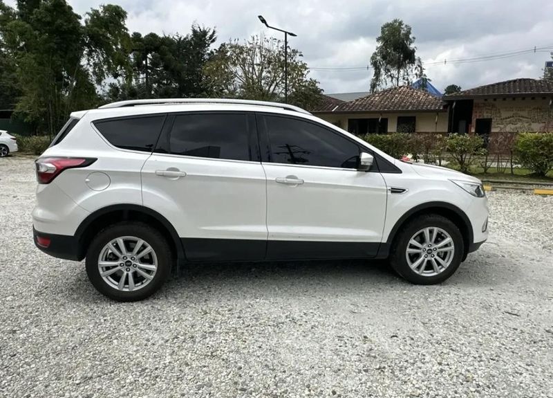 Ford Escape Se 2023 - imagen secundaria 1