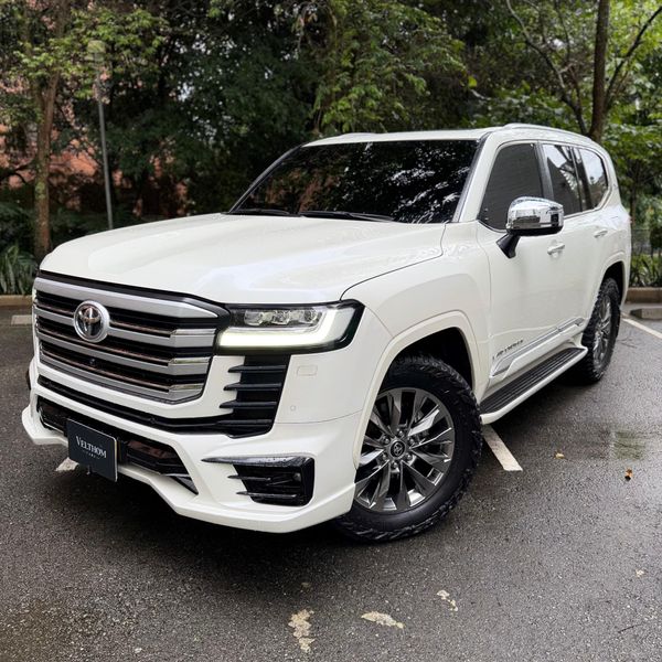 TOYOTA LAND CRUISER LC300 VXR - imagen 1