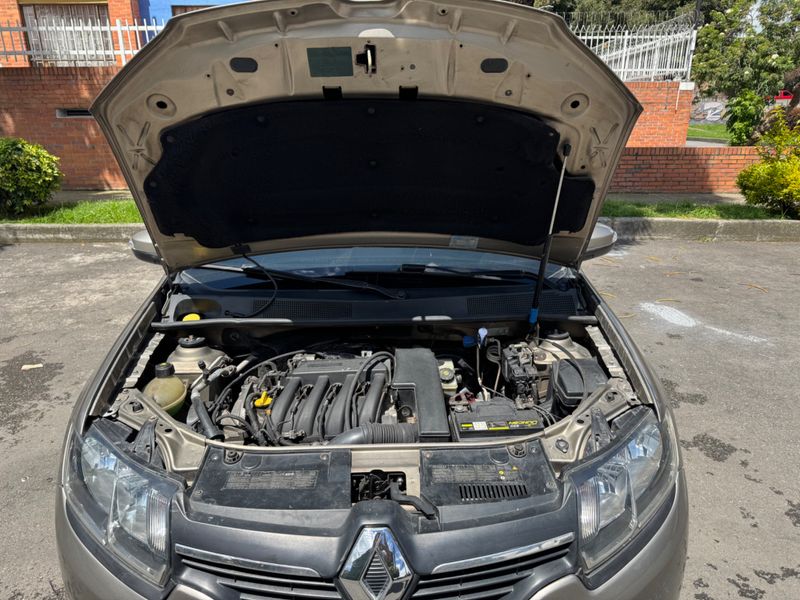 Renault Logan Privilege 2016 16 valvulas - imagen secundaria 2