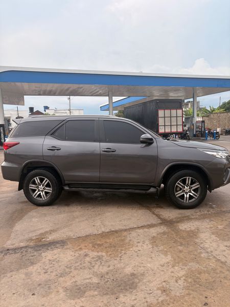 Toyota Fortuner SW4 2020 - imagen secundaria 2