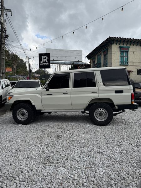 TOYOTA BÚFALA  2015 - imagen secundaria 2