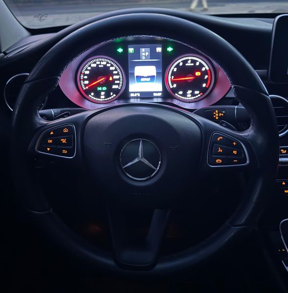 Mercedes Benz C180 2018 - imagen secundaria 1