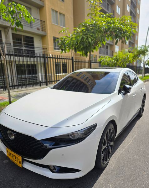 Mazda 3  Grand Touring AT Carbon LX 2.5 - imagen secundaria 1