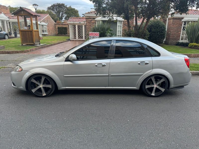 Chevrolet Optra sedan - imagen secundaria 2