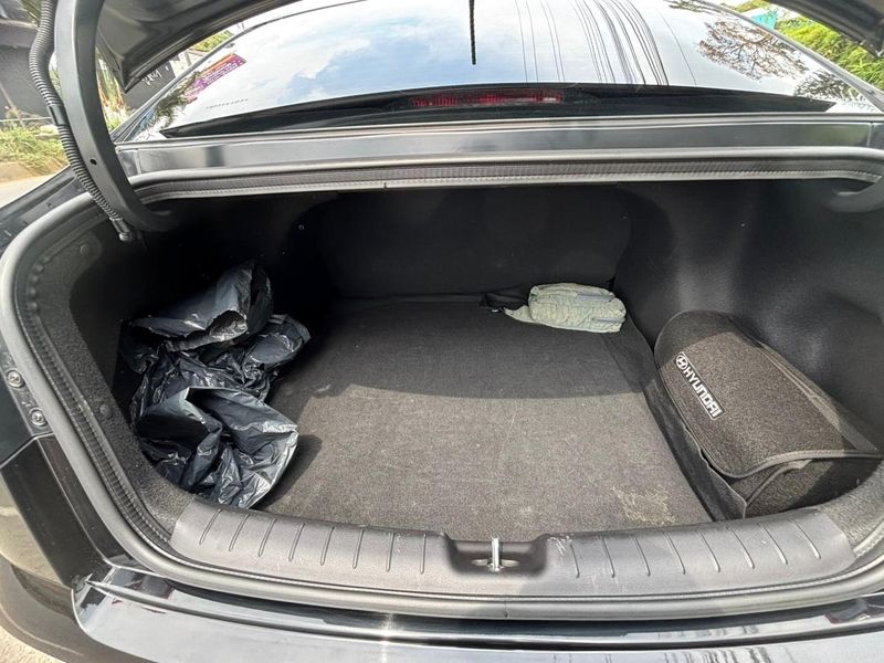 HYUNDAI HB20S 2024 SEDÁN MECÁNICO - imagen secundaria 2