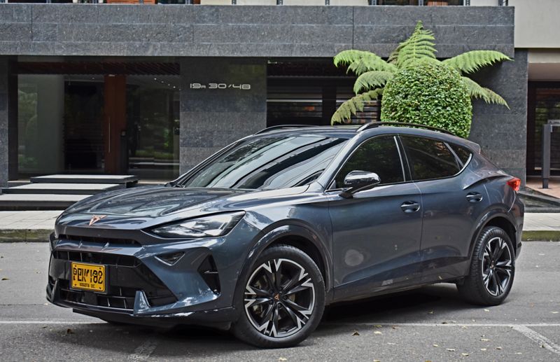 Cupra Formentor hibrida dynamic - imagen secundaria 2