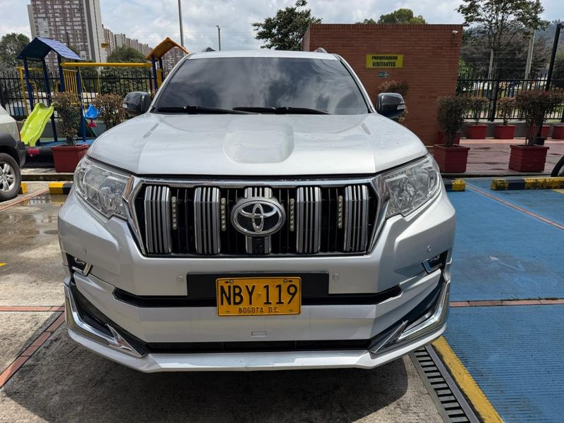 Toyota Prado TXL 2012 Blindada 3.0 Diesel - imagen secundaria 1