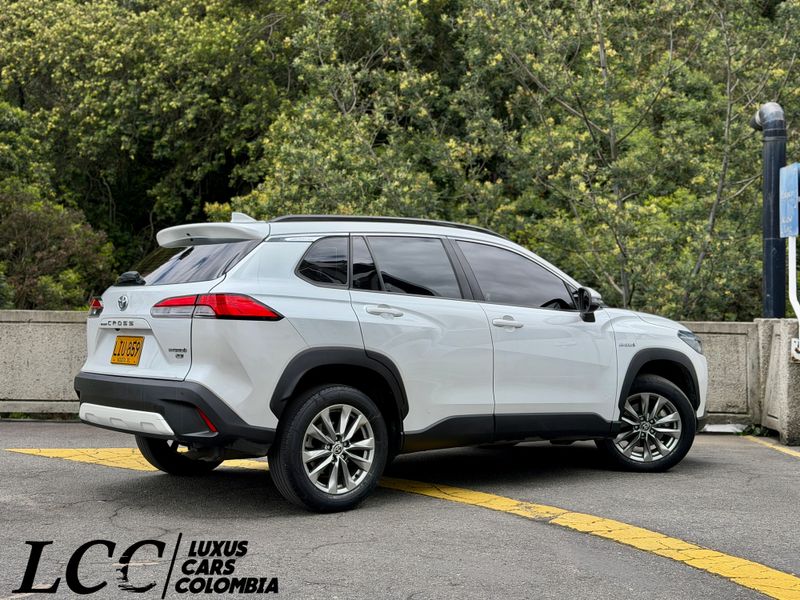 Toyota Corolla Cross XEI HEV 2023 - imagen secundaria 2