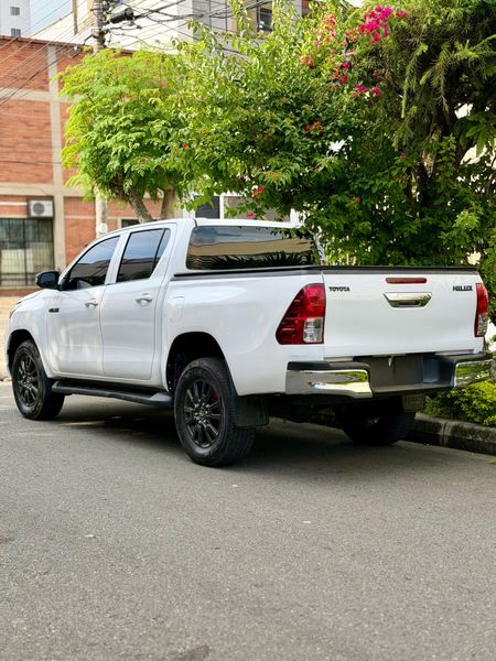Toyota hilux 2020 2.4 diesel - imagen secundaria 2