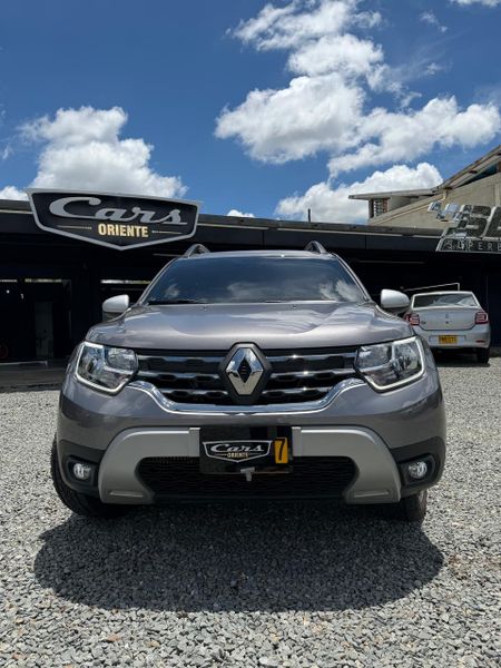 RENAULT DUSTER ICONIC AT 4X2 2024 - imagen secundaria 1