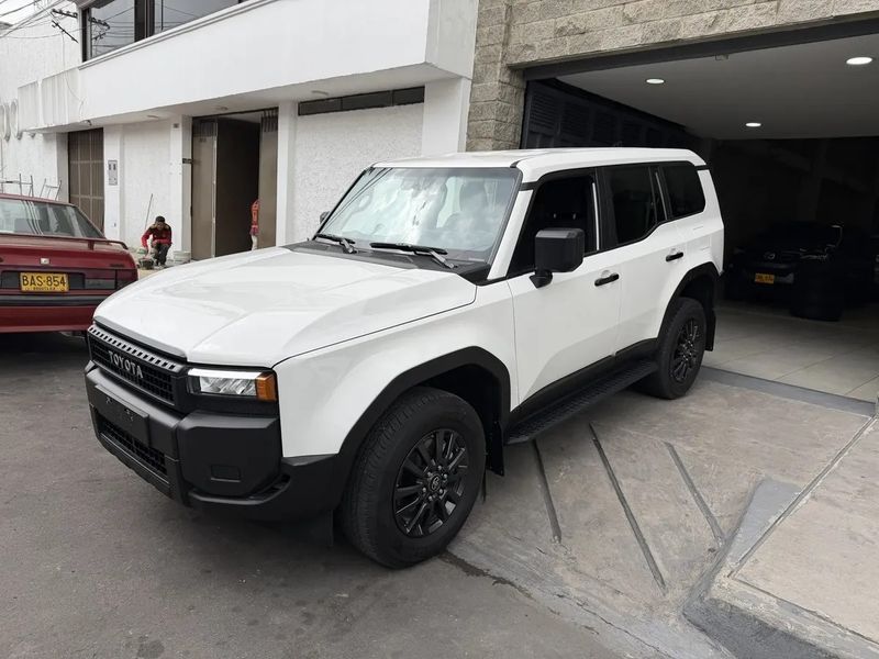 TOYOTA PRADO  TX  2026  AT  2.8  DIÉSEL  4X4 - imagen secundaria 1