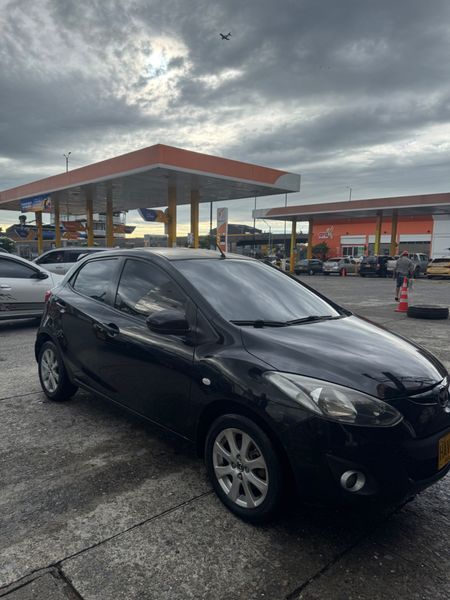 Mazda 2 sport full equipo 2013 automático - imagen secundaria 1