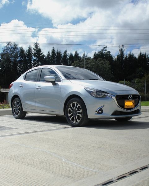 MAZDA 2 GRAND TOURING - imagen secundaria 2