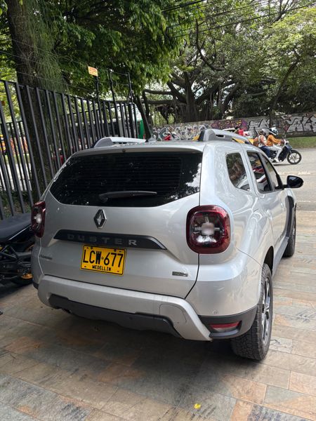 RENAULT DUSTER INTENSE 2023 4x4 - imagen secundaria 2