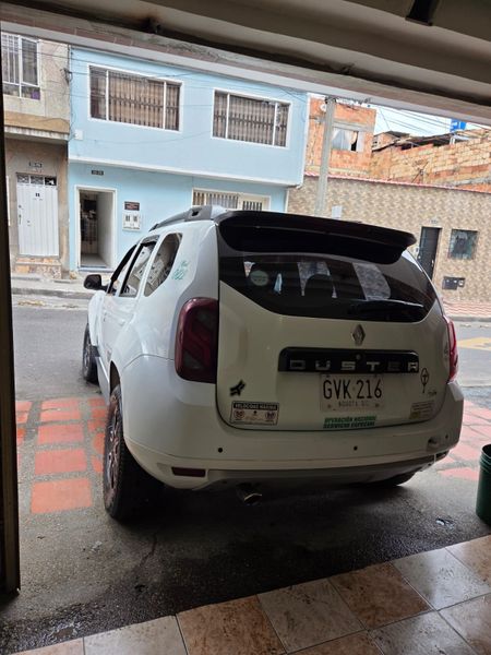 SE VENDE RENAULT DUSTER 44 2021 MECANICA - imagen secundaria 2