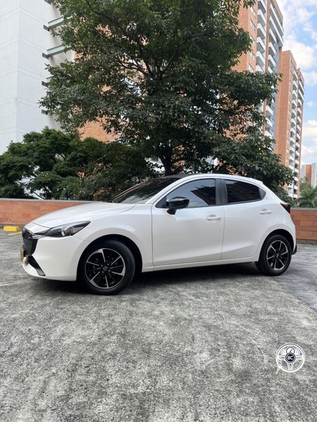 Mazda 2 Grand Touring Carbon Edition 2.0 2025 - imagen 1