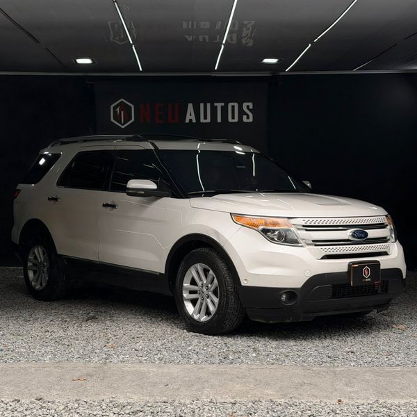 FORD EXPLORER LIMITED 4x4 2015 - imagen secundaria 2