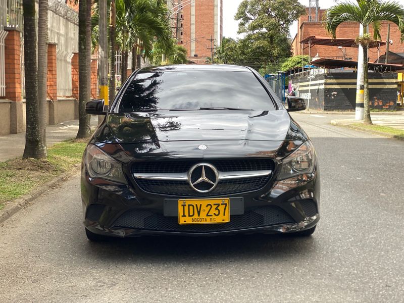 Mercedes Benz Cla200 1.6 Turbo - imagen secundaria 1