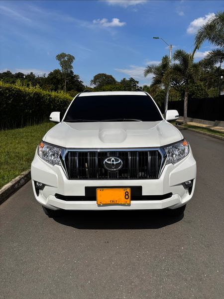 Toyota Prado TX 2022 Blindada Nivel 2  Diésel  Excelente Estado - imagen secundaria 2