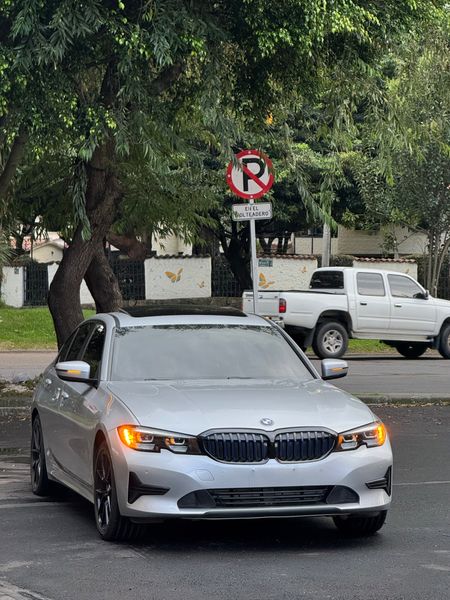 BMW 330E HÍBRIDO 2020 VENDOPERMUTO COMO NUEVO - imagen secundaria 1