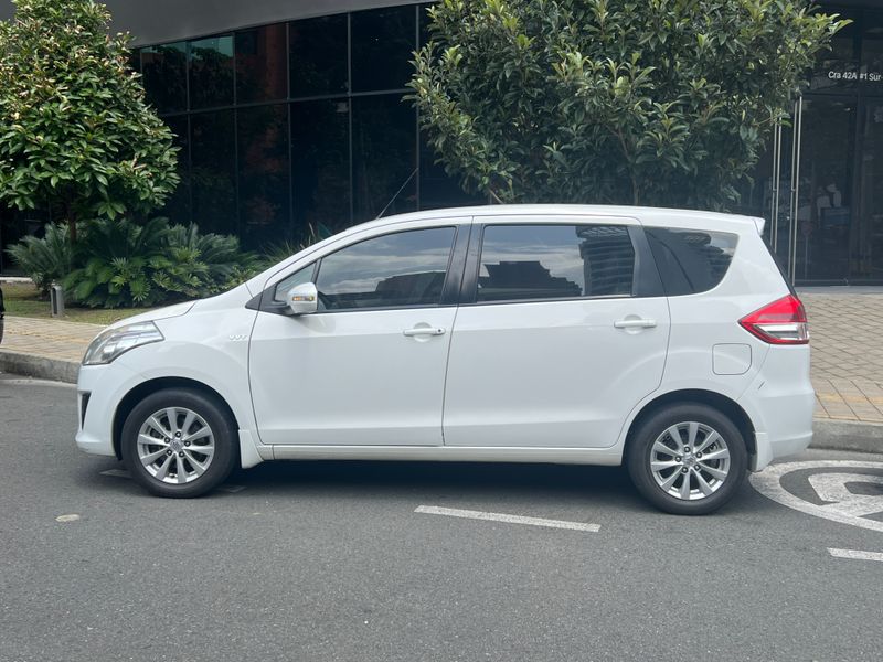 Suzuki Ertiga 1.4 2015 - imagen secundaria 1
