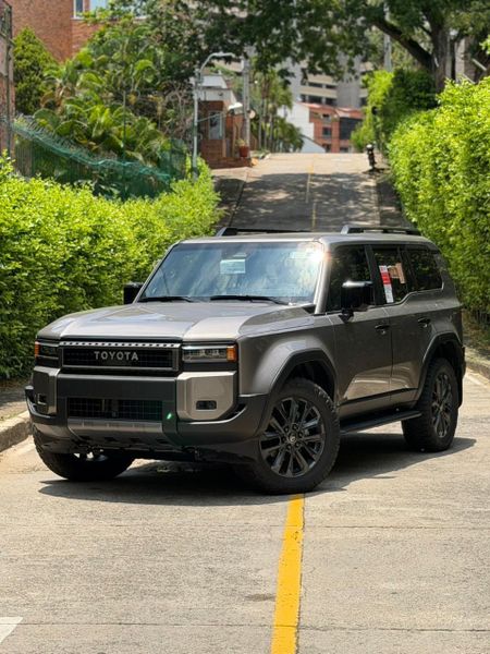 Toyota prado TXL 2026 híbrida - imagen secundaria 2