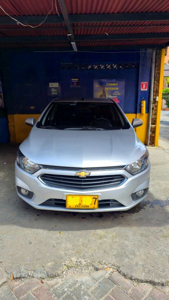 Chevrolet onix 2017 mecánico excelente estado - imagen secundaria 1