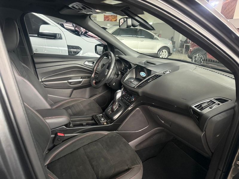 VENDO FORD ESCAPE ST LINE - imagen secundaria 2