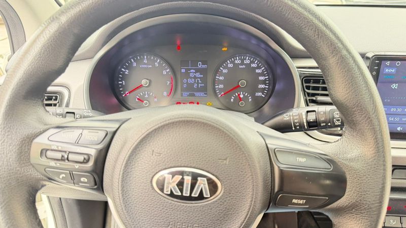 KIA RÍO ZENITH 2018 MECÁNIC - imagen secundaria 1