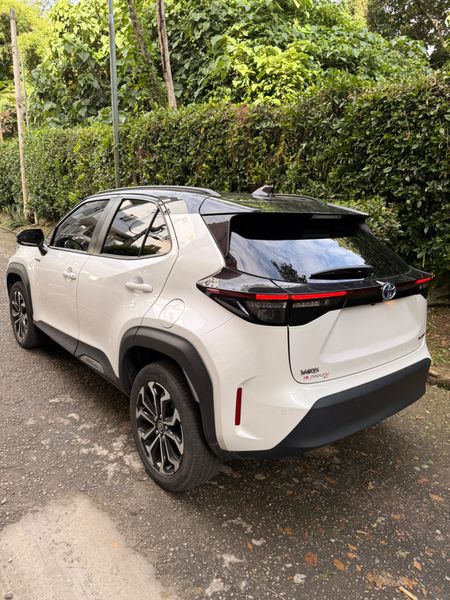Toyota Yaris Cross Hibrida 2023 - imagen secundaria 2