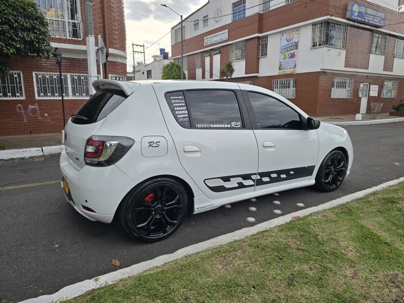 Renault Sandero  RS MOTOR 2.0 - imagen secundaria 1